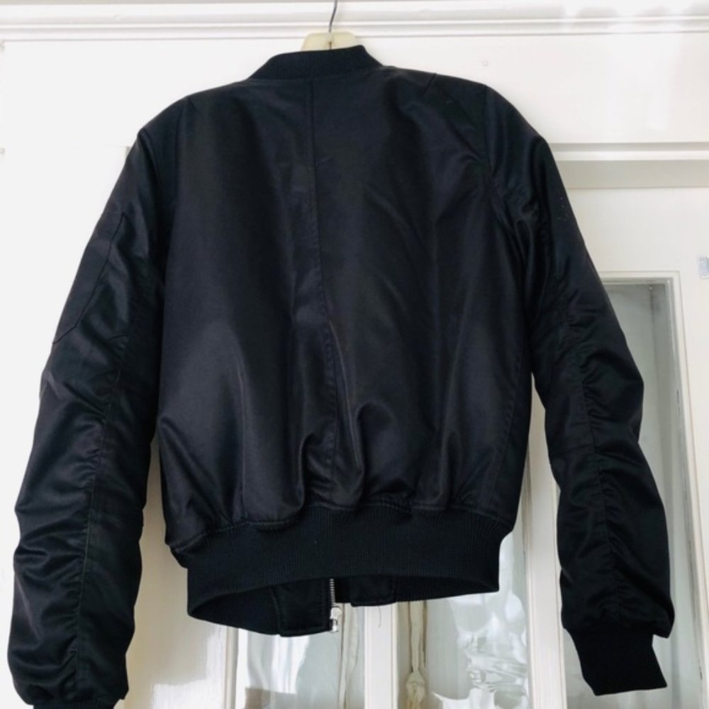 Bb Dakota Black Bomber